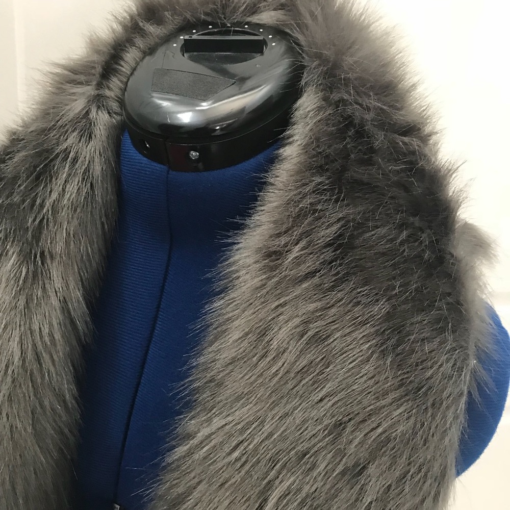 🔵NEW w/Tag-Sabine Gray Faux Fur Vest S